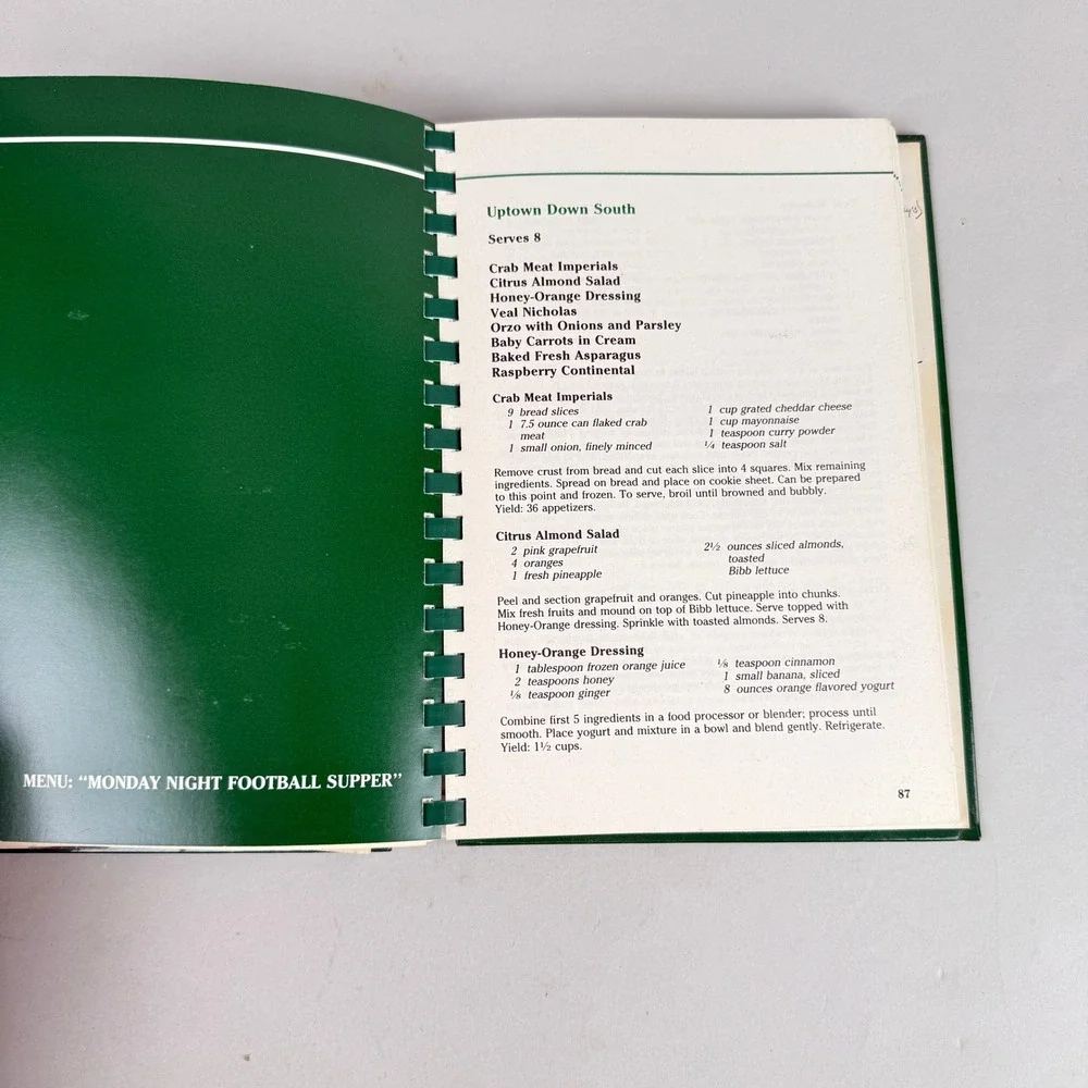 Uptown Down South Junior League Greenville SC Cookbook Southern Menus 1986